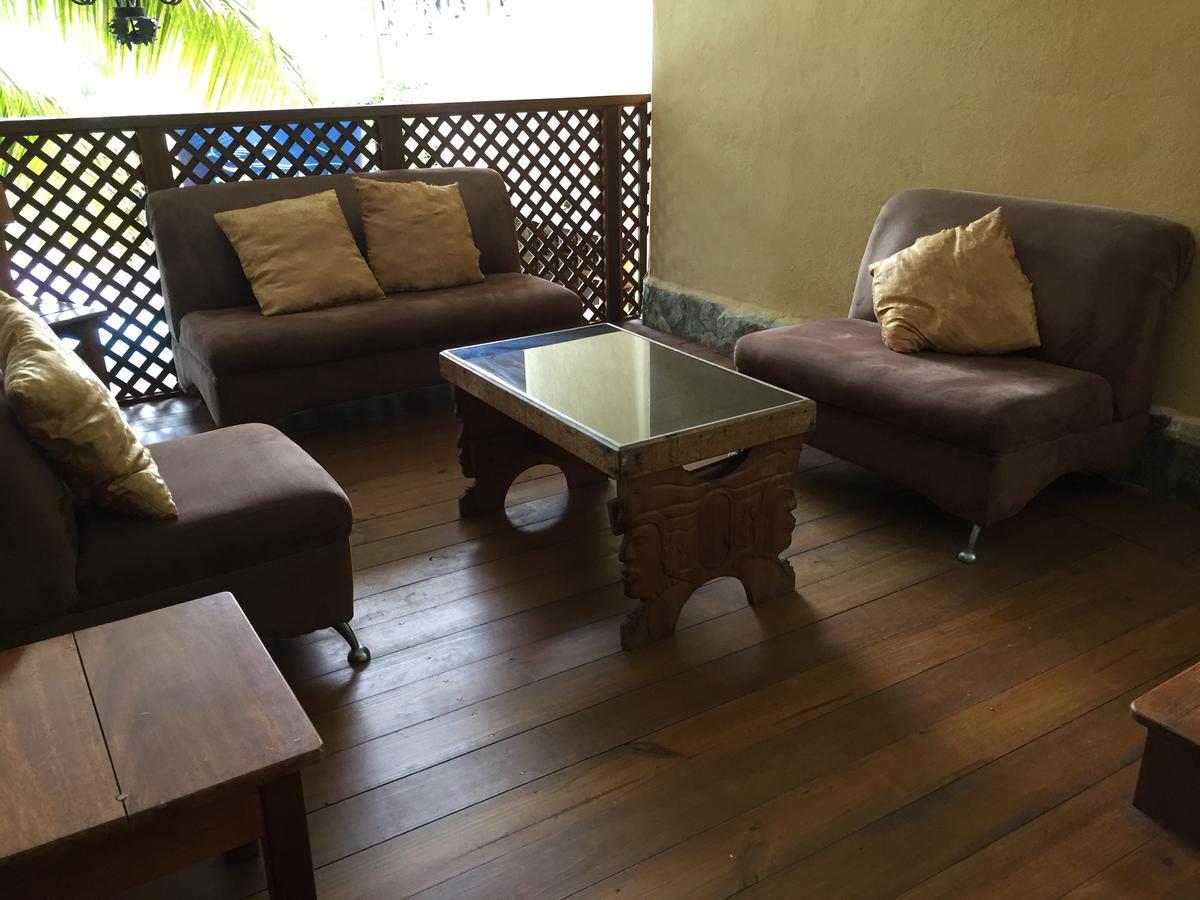 Hotel Y Restaurante El Muelle El Remate Ngoại thất bức ảnh